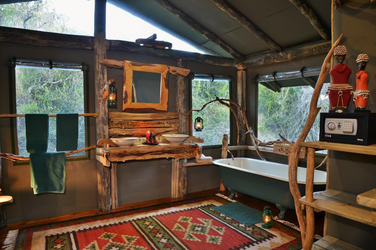 Sibuya Game Reserve And Lodge Kenton on Sea Exteriör bild